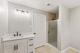 1014 Harlan St, Irving, TX 75060 - Photo 13