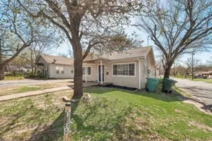 930 W Freeman St, Sherman, TX 75092 - Photo 1