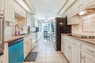 1822 E Cedar Elm Dr, Arlington, TX 76012 - Photo 3