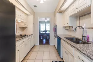 1822 E Cedar Elm Dr, Arlington, TX 76012 - Photo 7
