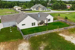 121 Bluegrass Trl, Springtown, TX 76082 - Photo 3