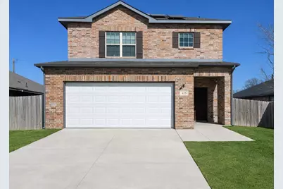 625 E Powell Avenue, Fort Worth, TX 76104 - Photo 1