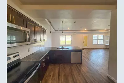 625 E Powell Avenue, Fort Worth, TX 76104 - Photo 11