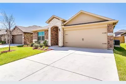 9209 Herringbone Drive, Fort Worth, TX 76131 - Photo 3