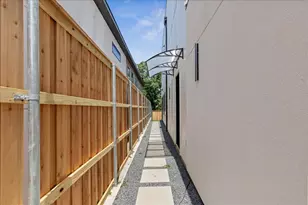 2327 Vagas St, Dallas, TX 75219 - Photo 13