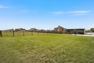 275 N Quail Run Dr, West, TX 76691 - Photo 27