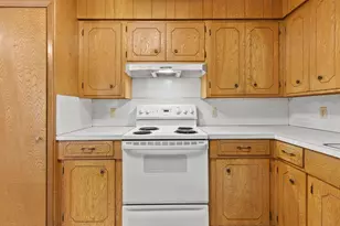 704 S Manson St, Wolfe City, TX 75496 - Photo 9