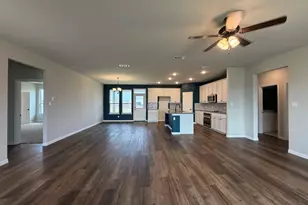 1035 Northern Oaks Ct, Springtown, TX 76082 - Photo 3