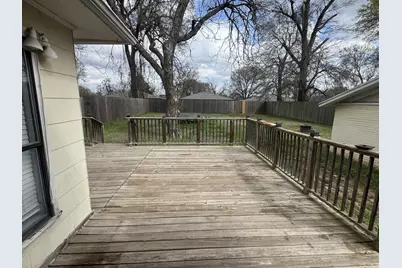 646 Fitzhugh, Paris, TX 75460 - Photo 17