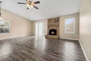 1024 S Riverside Dr, Grapevine, TX 76051 - Photo 5