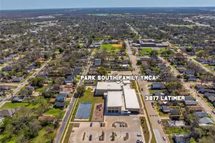 3817 Latimer St, Dallas, TX 75215 - Photo 9