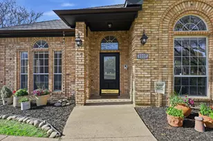 1227 Cambridge Dr, Carrollton, TX 75007 - Photo 3