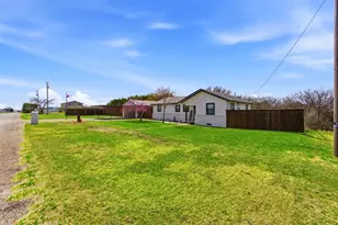 4933 Lewis Ave, Midlothian, TX 76065 - Photo 3