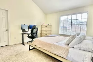 213 Cimarron Trail, Irving, TX 75063 - Photo 7