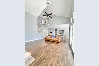 213 Cimarron Trail #1, Irving, TX 75063 - Photo 5