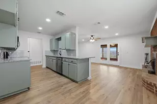 1204 Zahara St, Bowie, TX 76230 - Photo 5