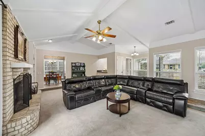 2104 Scarlet Oak Drive, Richardson, TX 75081 - Photo 3