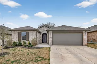 536 Bronze Cir E, Springtown, TX 76082 - Photo 1