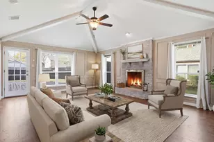 2018 Robin Hill Ln, Carrollton, TX 75007 - Photo 7