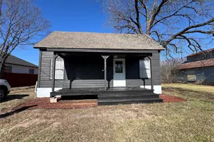 705 E 1st N St, Kaufman, TX 75142 - Photo 1