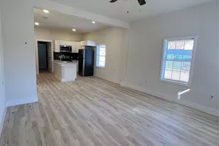 705 E 1st N St, Kaufman, TX 75142 - Photo 3