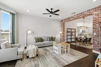 111 W Walters Street, Lewisville, TX 75057 - Photo 9