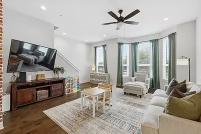 111 W Walters Street, Lewisville, TX 75057 - Photo 11