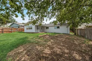 2015 Rose Hill Rd, Carrollton, TX 75007 - Photo 19