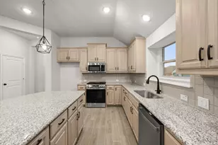 930 Madeline Ln, Cleburne, TX 76033 - Photo 11