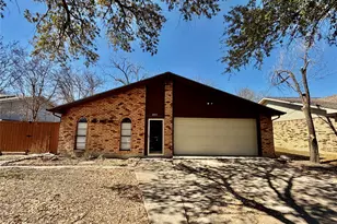 2813 Santa Monica Dr, Grand Prairie, TX 75052 - Photo 1