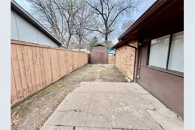 2813 Santa Monica Drive, Grand Prairie, TX 75052 - Photo 17