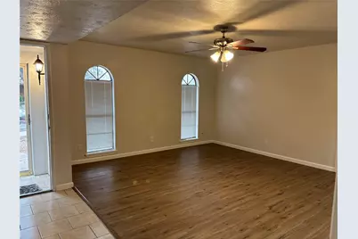 2813 Santa Monica Drive, Grand Prairie, TX 75052 - Photo 3