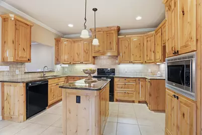 9420 Gleneagles Drive, Granbury, TX 76049 - Photo 11