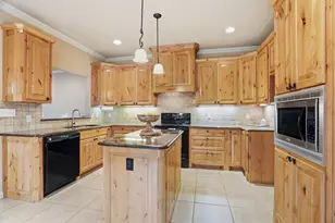 9420 Gleneagles Dr, Granbury, TX 76049 - Photo 11