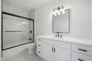 2230 Arbor Creek Dr, Carrollton, TX 75010 - Photo 23