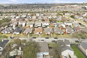 2230 Arbor Creek Dr, Carrollton, TX 75010 - Photo 9