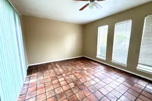 13357 Kit Ln, Dallas, TX 75240 - Photo 17