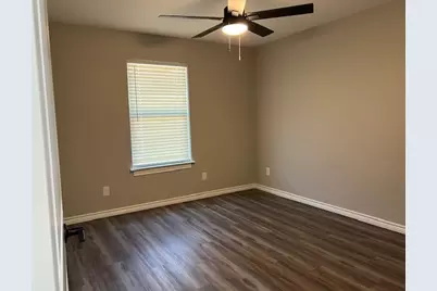 201 N Pecan Street, Whitesboro, TX 76273 - Photo 9