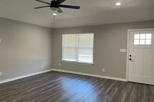 201 N Pecan St, Whitesboro, TX 76273 - Photo 3