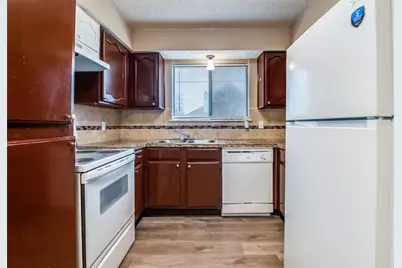 2922 E Pepperidge Drive, Lancaster, TX 75134 - Photo 5