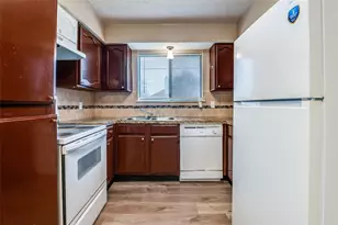 2922 E Pepperidge Dr, Lancaster, TX 75134 - Photo 5