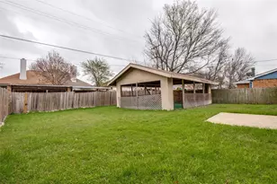 2922 E Pepperidge Dr, Lancaster, TX 75134 - Photo 11