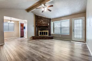 2922 E Pepperidge Dr, Lancaster, TX 75134 - Photo 3