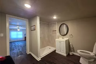 409 E Houston St, Mexia, TX 76667 - Photo 7