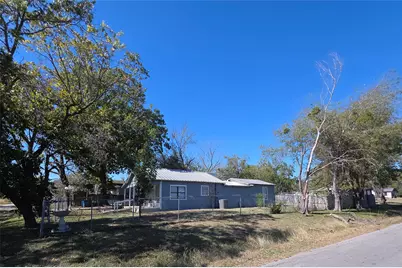 409 E Houston Street, Mexia, TX 76667 - Photo 33