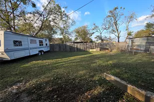 409 E Houston St, Mexia, TX 76667 - Photo 29