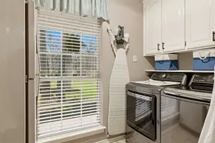 111 Hillside Dr E, Burleson, TX 76028 - Photo 15