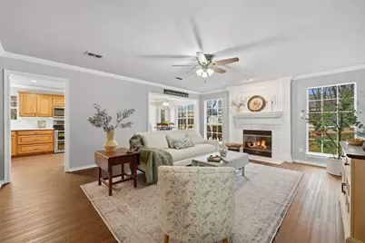 111 Hillside Drive E, Burleson, TX 76028 - Photo 7