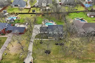 111 Hillside Dr E, Burleson, TX 76028 - Photo 27