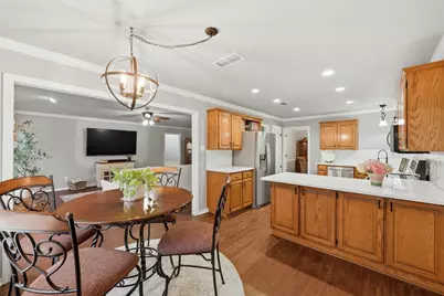 111 Hillside Drive E, Burleson, TX 76028 - Photo 9